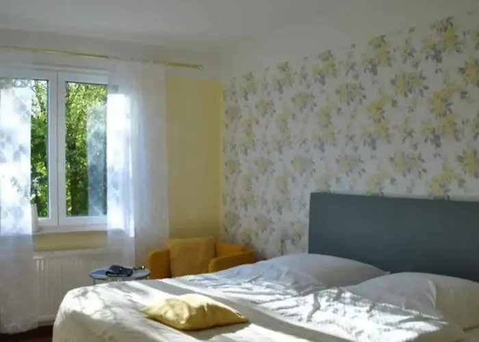 住宿加早餐酒店 Privatpension Waldbroel 瓦尔德布勒尔